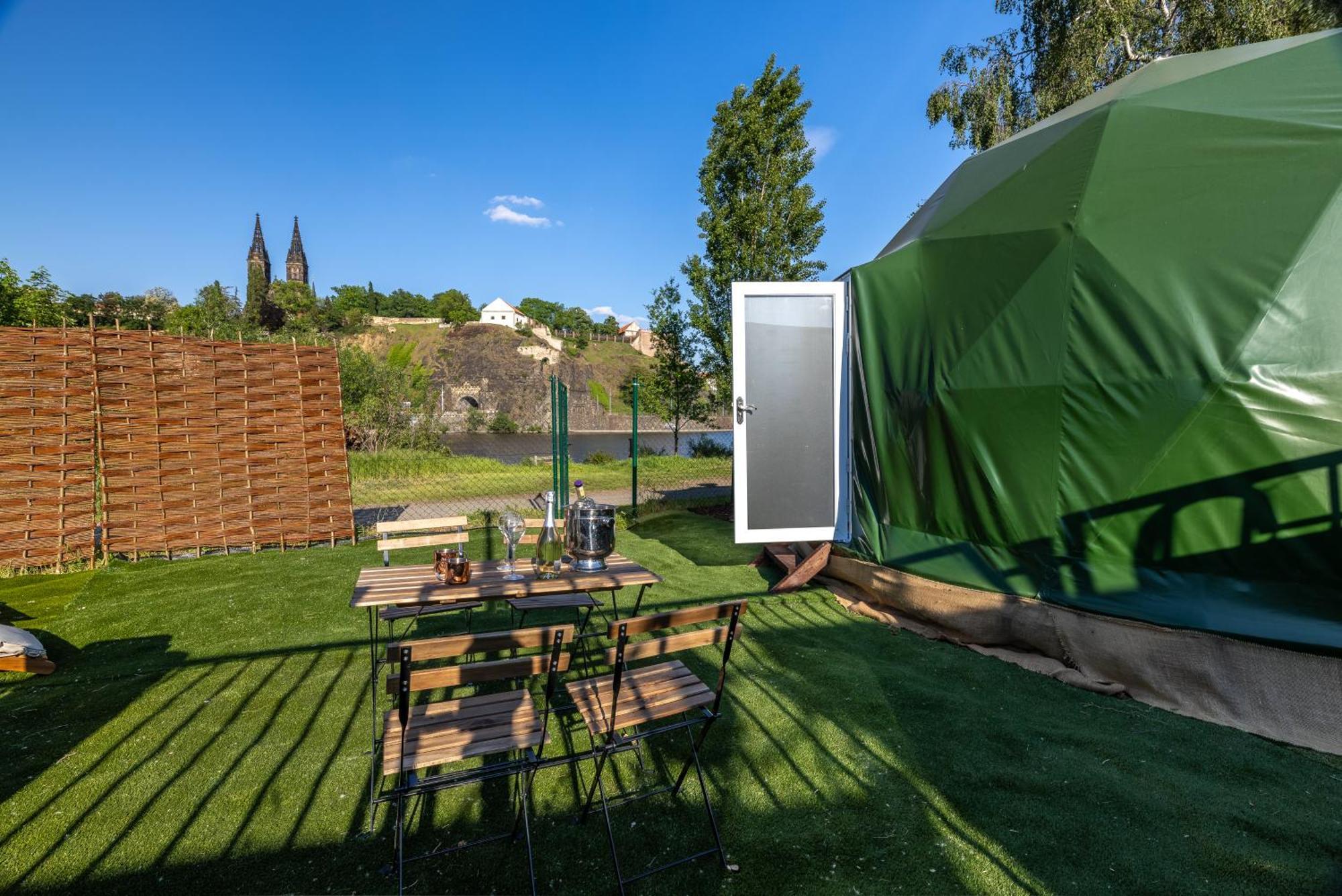 Glamping Escape To The Stars Under Skyline Lüks kamp alanı Prag